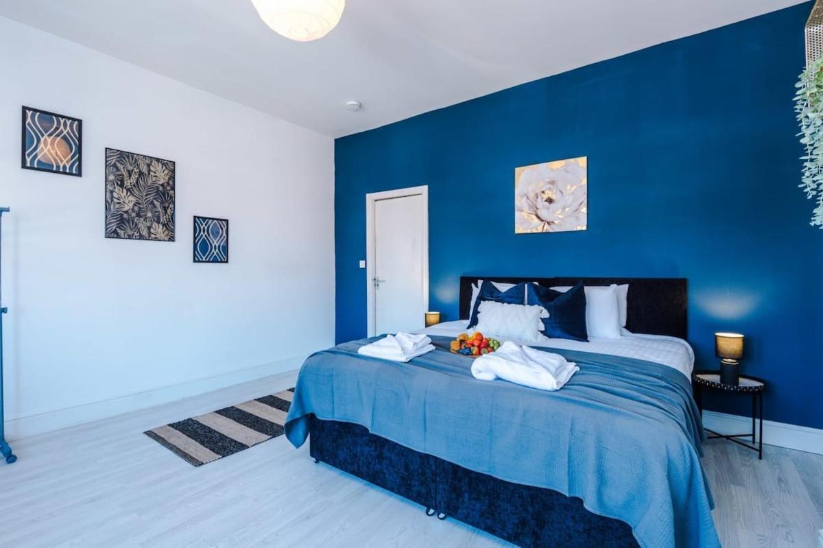 Large 4 Bedroom Home With Free Parking Near Mediacityuk Manchester Ngoại thất bức ảnh