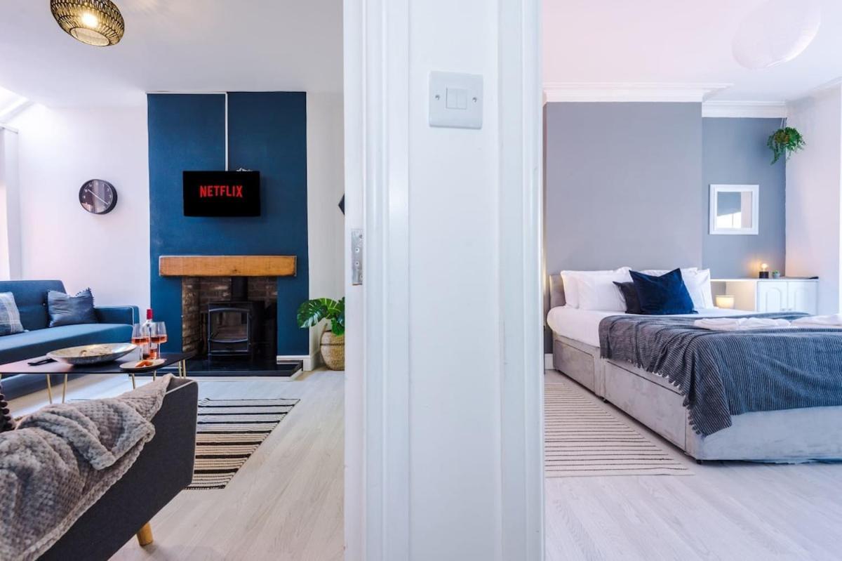 Large 4 Bedroom Home With Free Parking Near Mediacityuk Manchester Ngoại thất bức ảnh